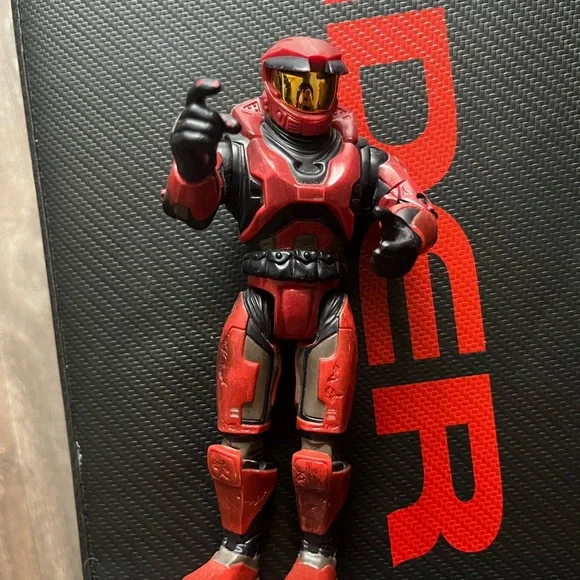 2004 Joyride Studios Halo 2 Red
Spartan 8" Action Figure - Picture 2 of 3